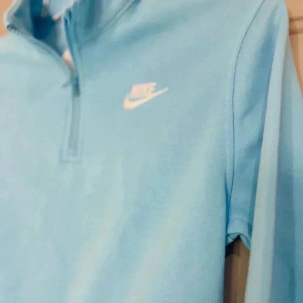 Nike sportswear club